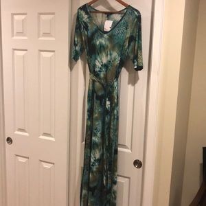 Color print v-neck maxi dress